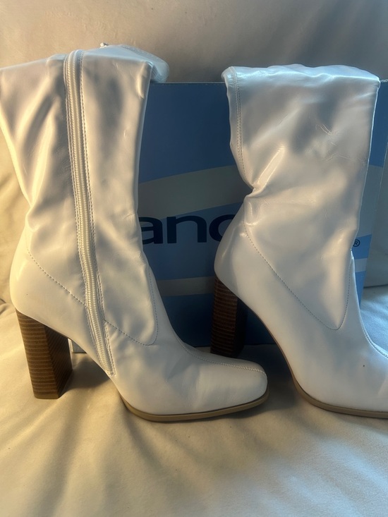 Candie's Shoes - Candie's White Chunky Heel Mid-Calf Boots